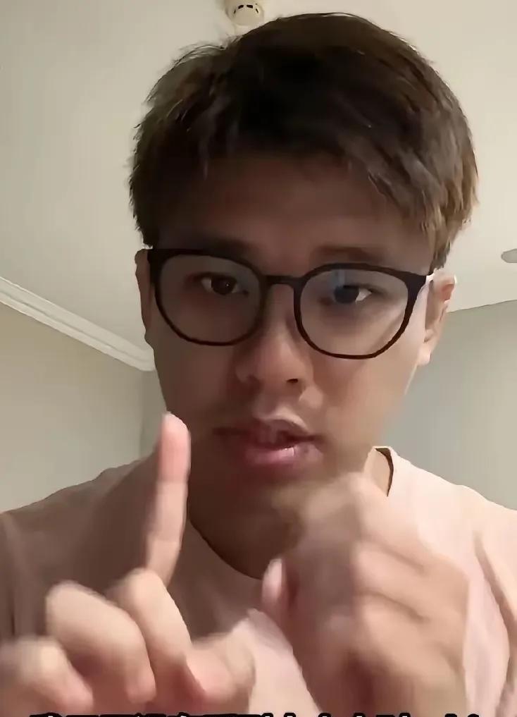 葛思齐能把人笑死，说他才是老梅要找的那个可以陪她的人。[捂脸哭][捂脸哭][捂脸哭]他