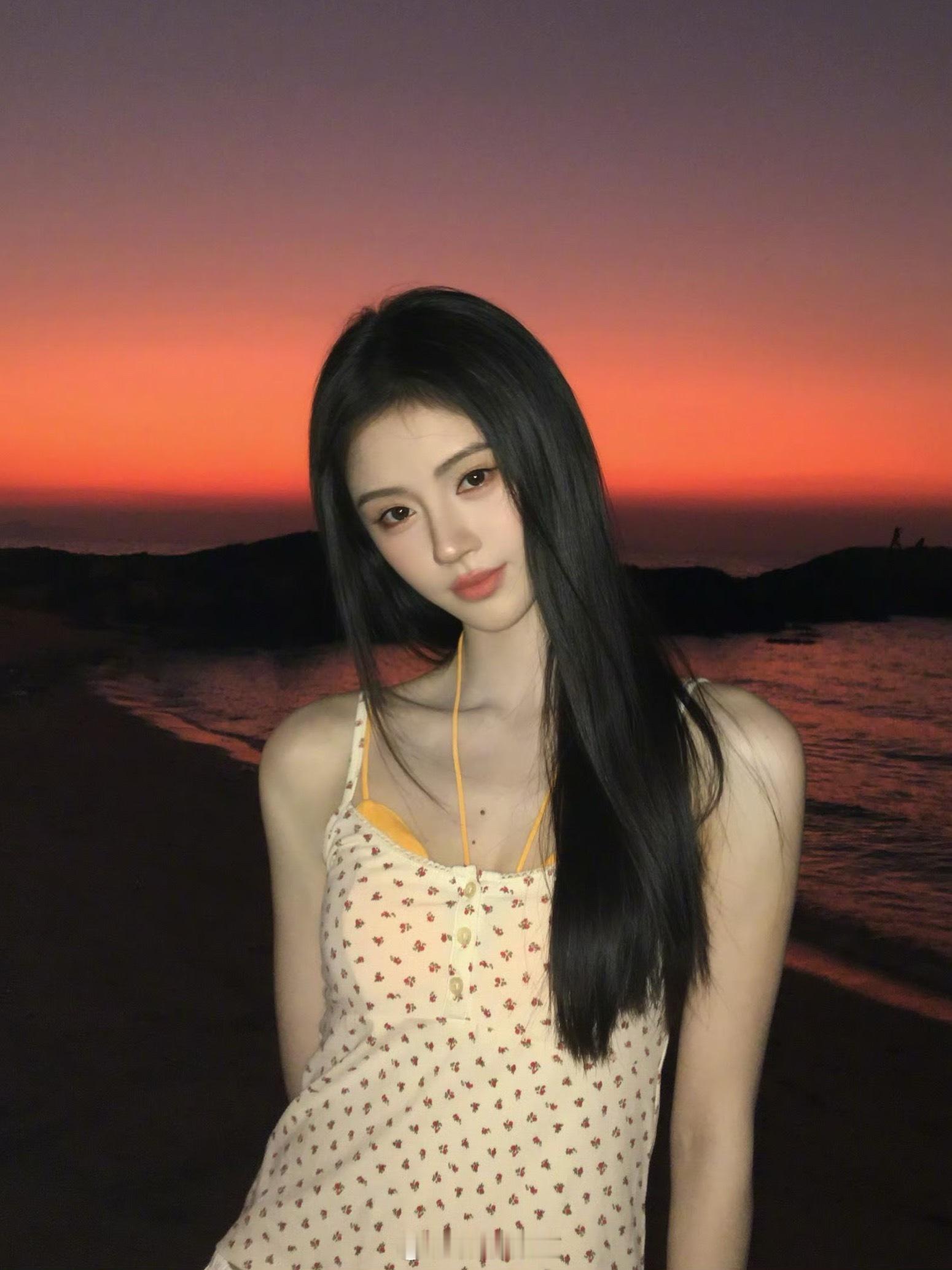 鞠婧祎jjy鞠婧祎露芜衣jjy鞠婧祎月鳞绮纪爱笑的不是我的眼睛而是眼里的你๑>