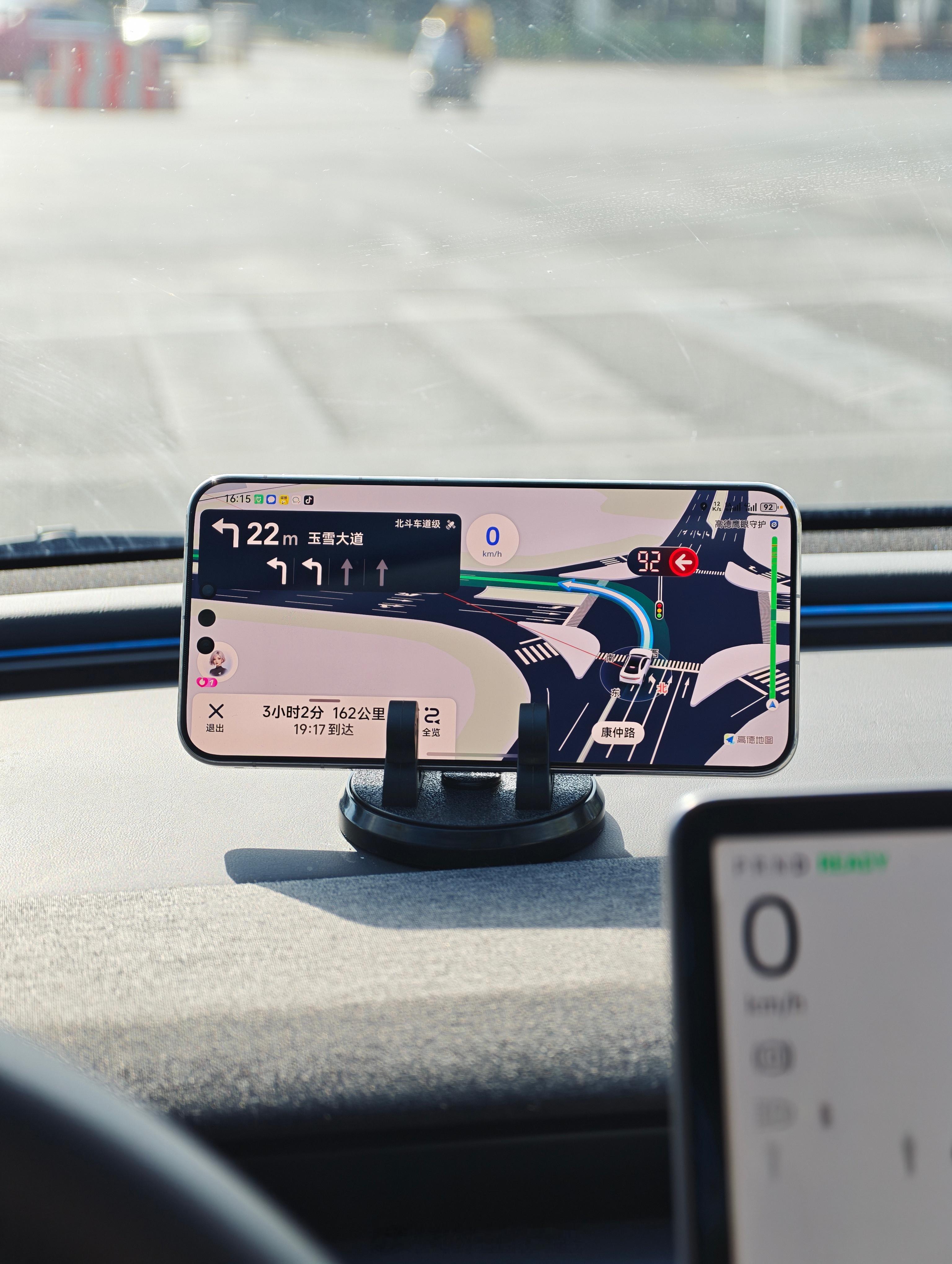 华为Mate80ProMax这个屏幕真适合用作导航亮度拉满了