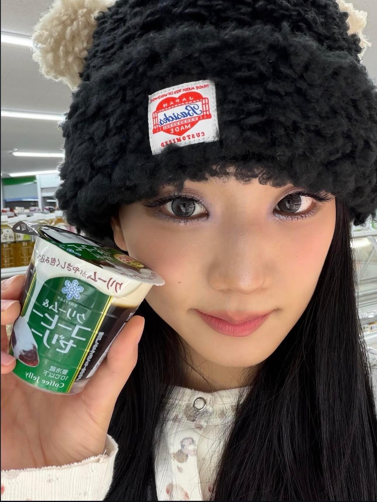 金智秀的专一程度：九年如一日的爱这个咖啡味小布丁🍮