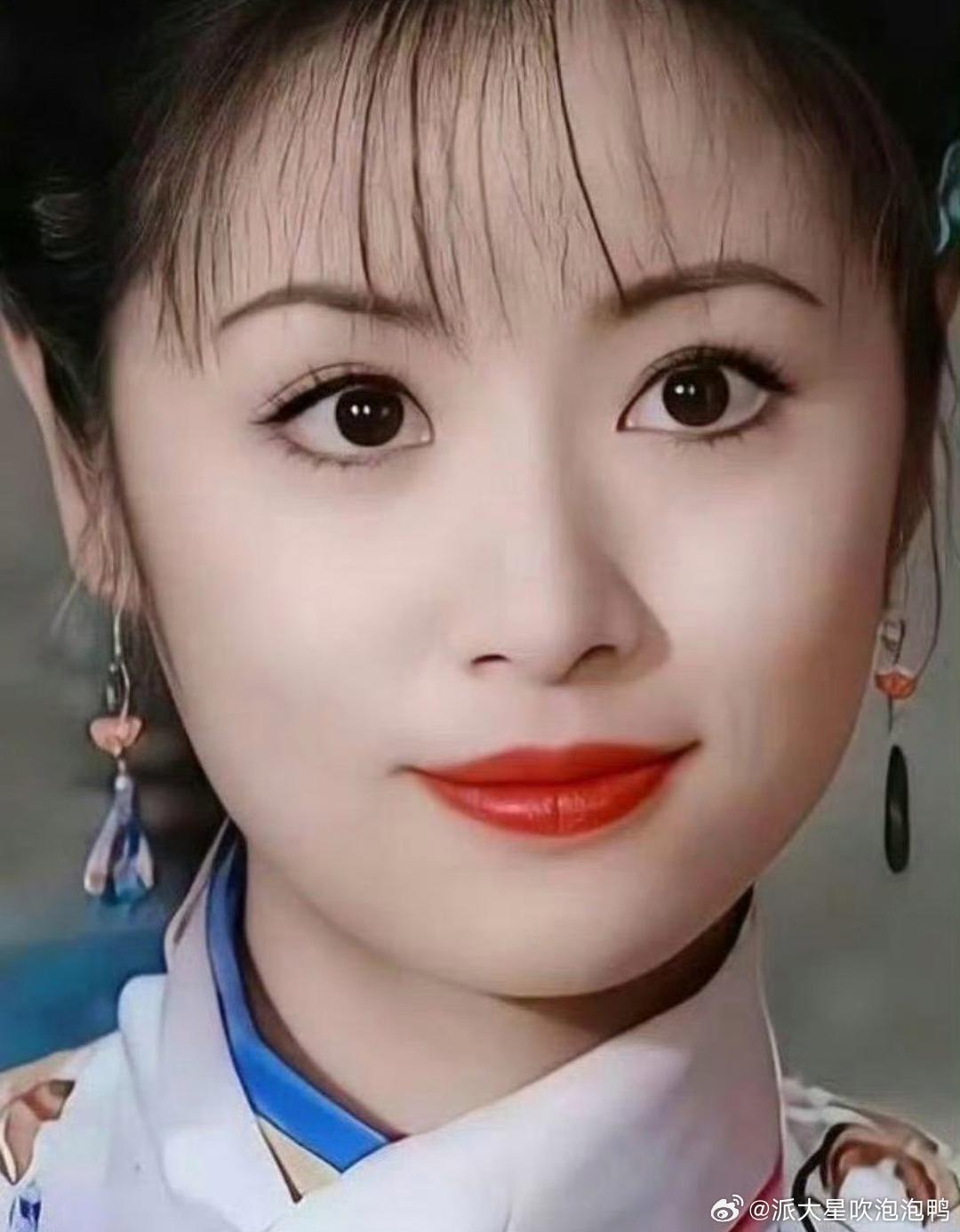 明明都是林心如饰演的，为什么第一部里的紫薇和第二部感觉完全不一样呢？