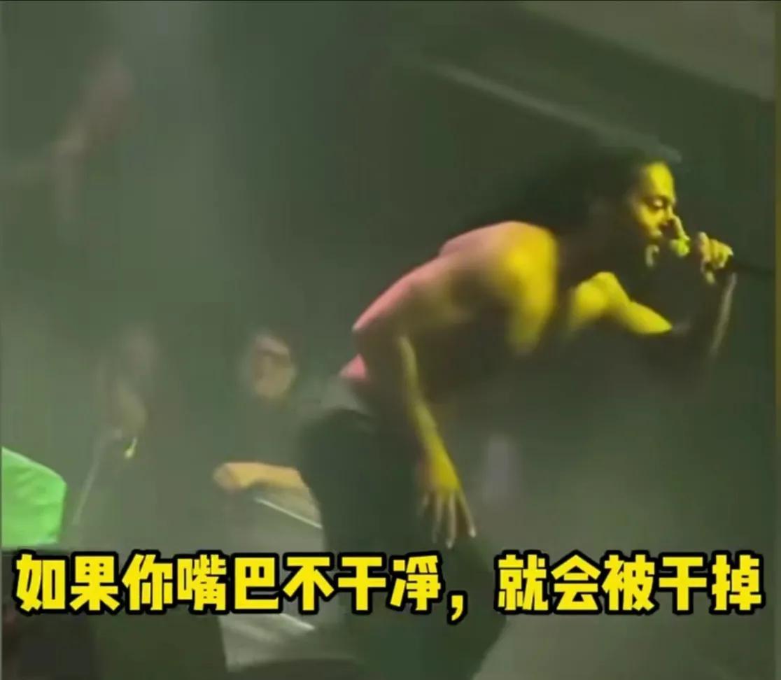 嘲笑查理·柯克！英国庞克乐队鲍勃·维兰（BobVylan）因嘲笑查理·柯克之