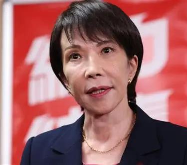 日本右翼势力首相高市老苗兴高采烈地跑去美国参加联合国大会，结果到达肯尼迪机场后竟