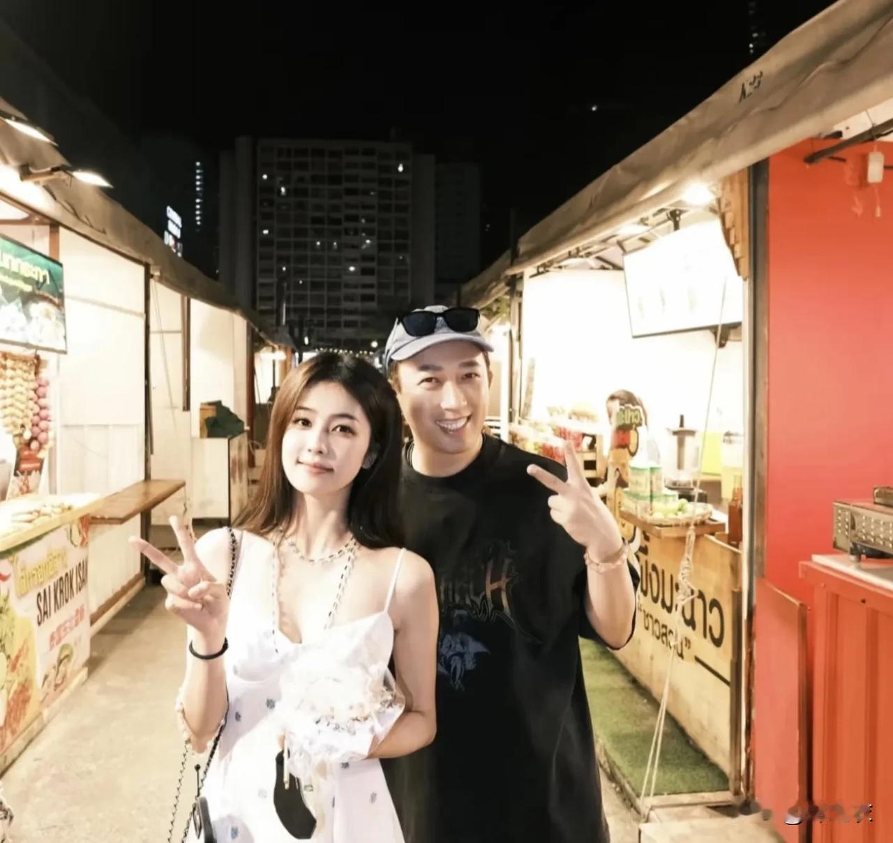 有网友说，白鹿不可能摆脱于正，因为她签的是全约，只要于正不同意，她就接不了剧，接