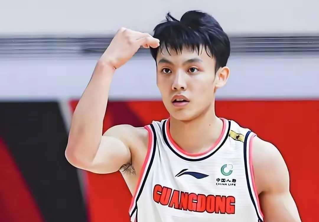 CBA强度离谱？前外援自曝打脸经历！阿姆斯曾在NBA发展联盟呼风唤雨，一到广东队