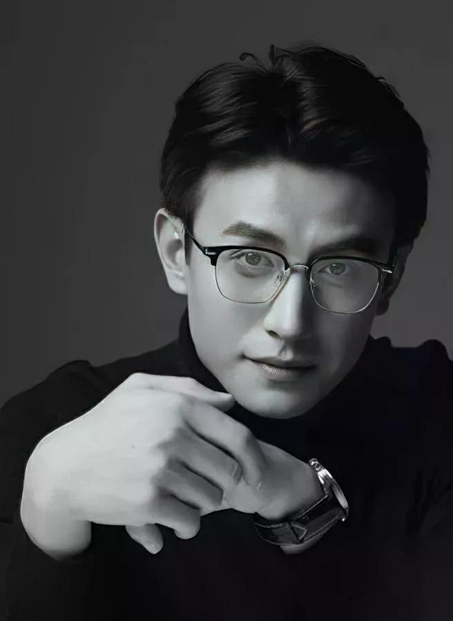 短剧男主突然官宣！不是炒作竟是真恋爱？刘萧旭爆火后首秀直播，开口就惊掉众