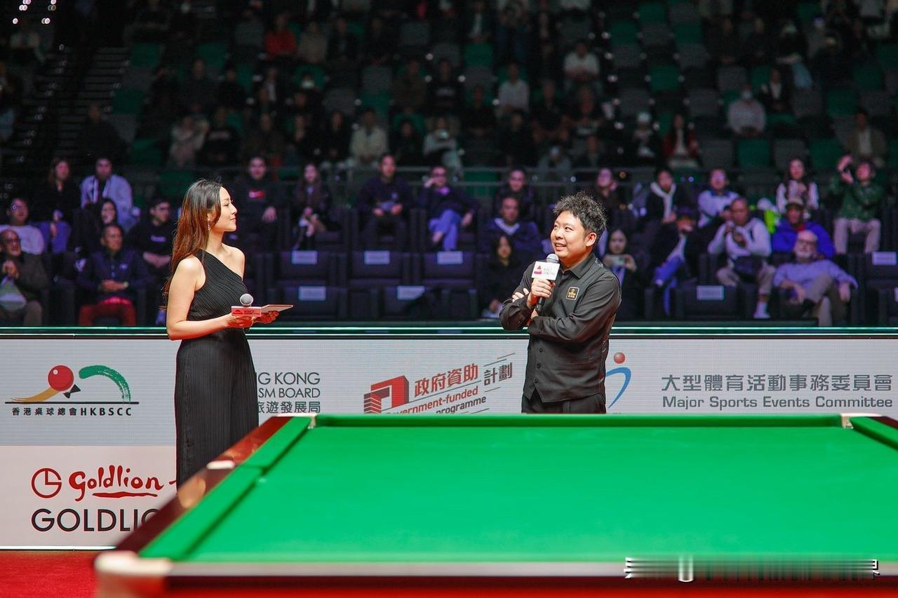 张安达不敌赵心童赛后表示，自己在香港度过美好的一周，虽然无缘冠军，但家人的前来让