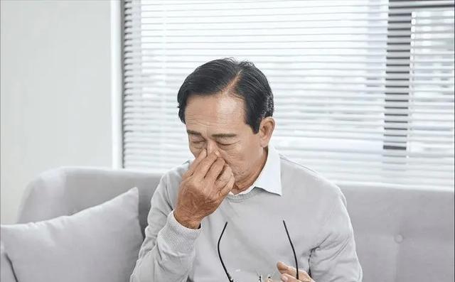 在忙碌的生活中，午睡这个简单的习惯却常常被忽视。是否曾听说过，午睡可以让人的记忆