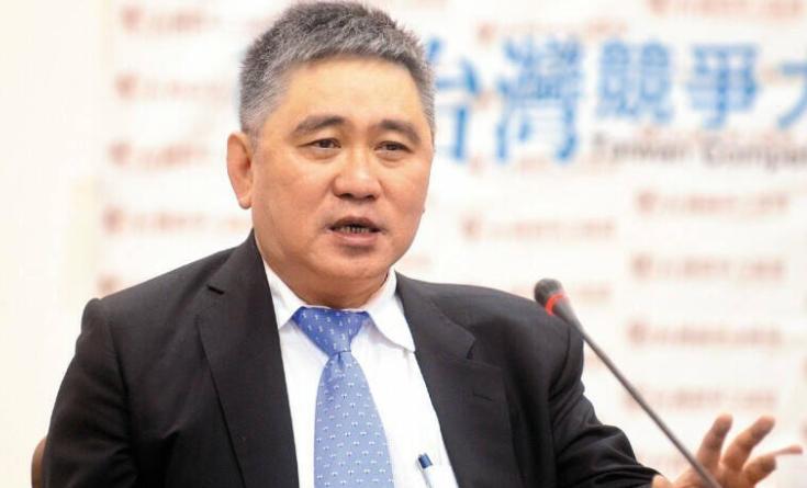 相差54岁，台湾又一富豪被爆“爷孙恋”！74岁宏仁集团总裁王文洋（图1）把20岁