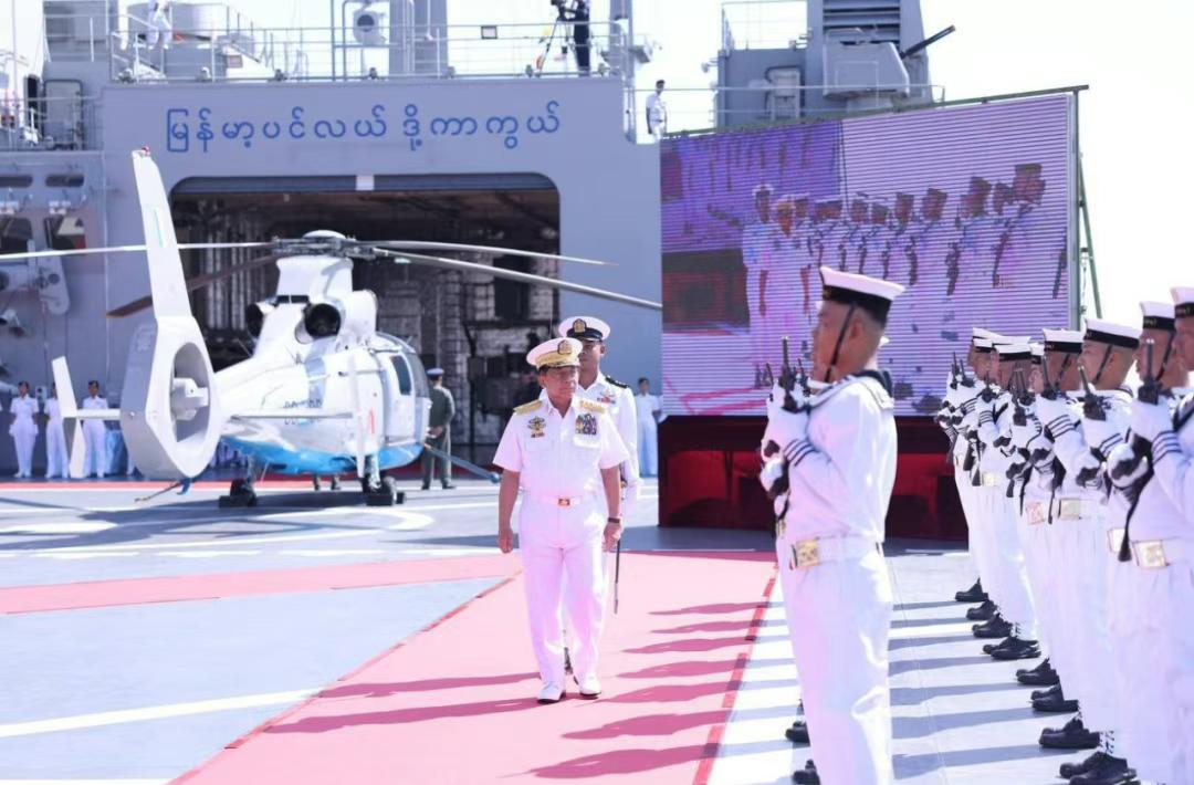 敏大将参加缅甸海上阅兵仪式！缅甸海军成立78周年，展开了阅舰仪式！在12月上