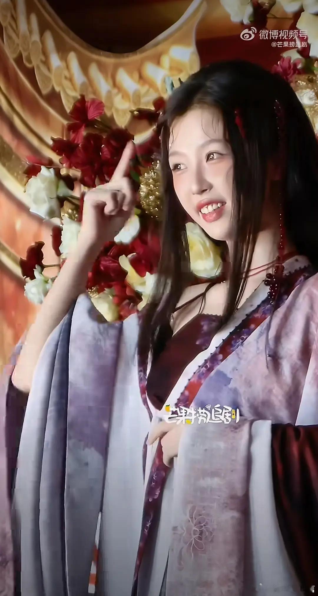 这真的是同一个人？粉丝发的精修和别人发的生图视频，这差别有点大啊