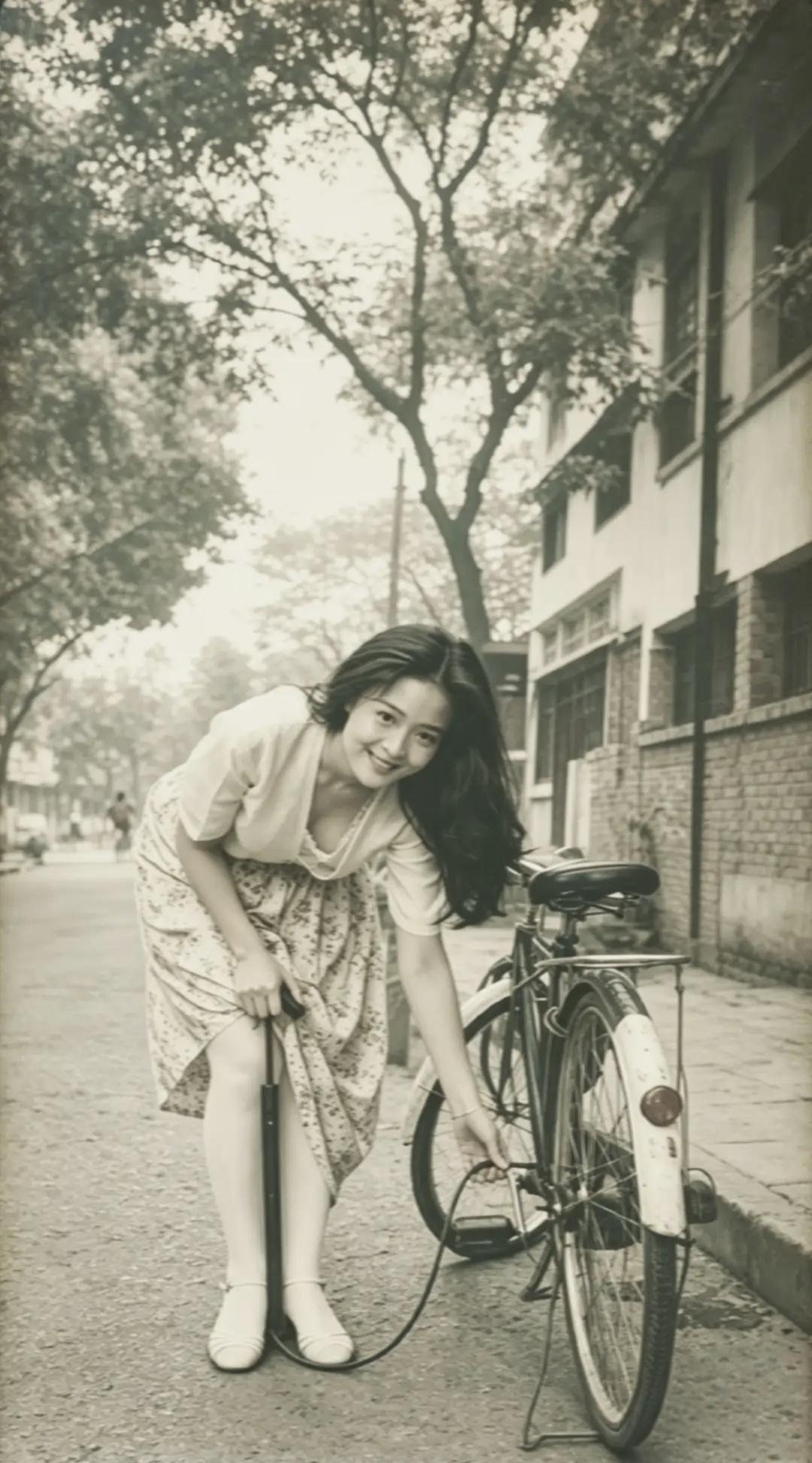一张1992年的旧照片，留住了那个午后老街的鲜活模样，藏着九十年代的烟火气与一代
