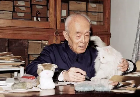 季羡林不只是对待自己的结发妻子苛刻，他和自己子女之间的感情更是十分淡漠。191