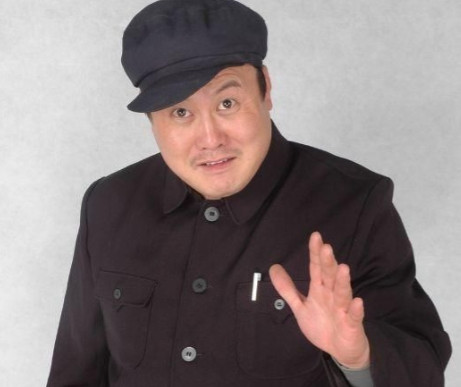 2007年，赵本水凭借模仿赵本山进行商演，年收入过了100万，不料，在一次活动中