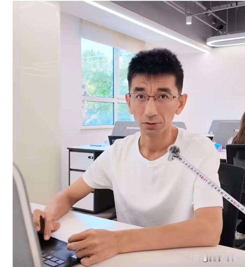 没想到前东方甄选CEO孙东旭，在他自己新公司“美丽明天”的工号不是第一号，也不是
