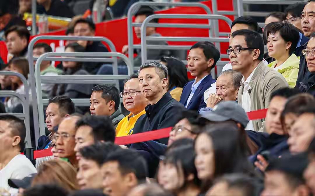 中国男篮真的已经到了无人可用的地步了吗？郭士强怎么想的？上海久事的32号大前