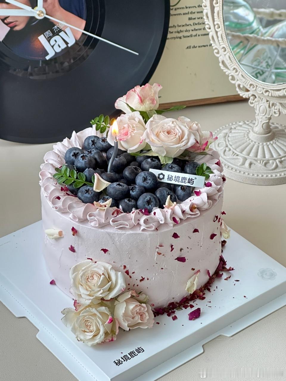 秘境鹿屿森林cake生日蛋糕果然最懂我的还得是我闺蜜，给我买的秘境鹿屿家的这款