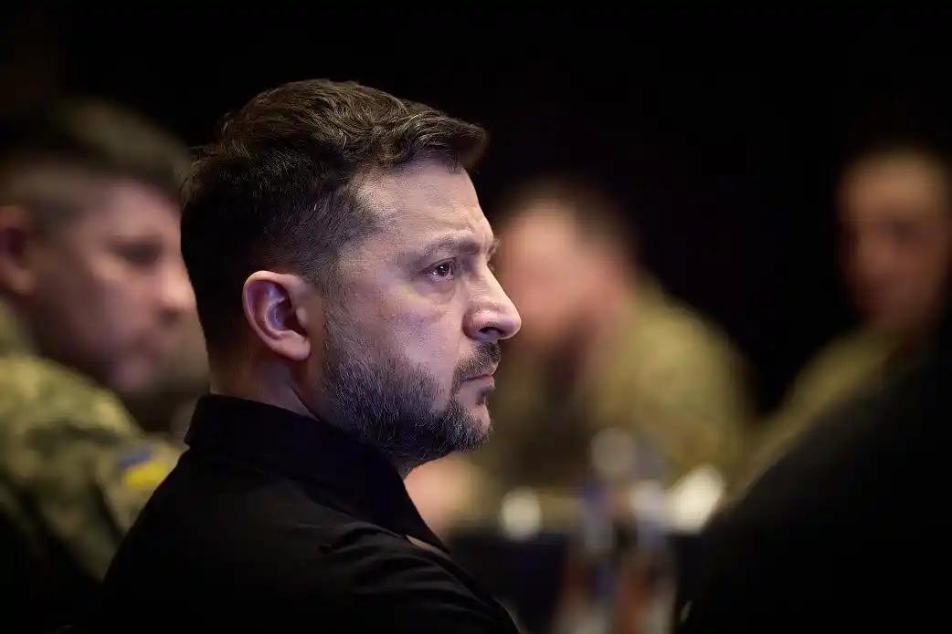 乌克兰这次是真的扛不住了！目前的战事资金已经见底在即，撑死也就还能维持2个月，等