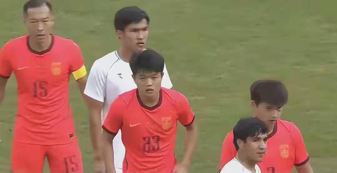 恭喜U23国足喜摘亚运会铜牌，说这批人是中国足球黄金一代也不为过，单看王钰栋那脚