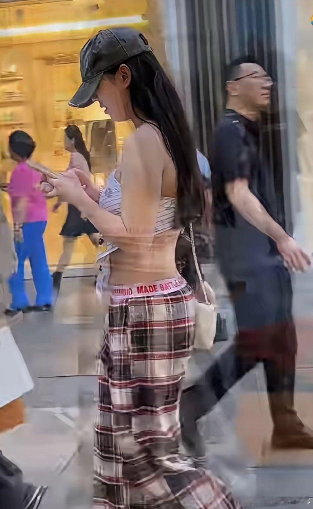 现在的年轻人是真敢穿啊