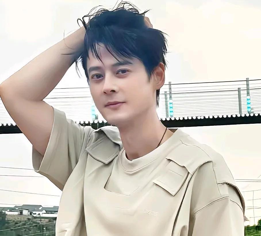 哦豁！好像发现了郭品超48岁不结婚的原因了不是因为他年纪大了不好找了，而是