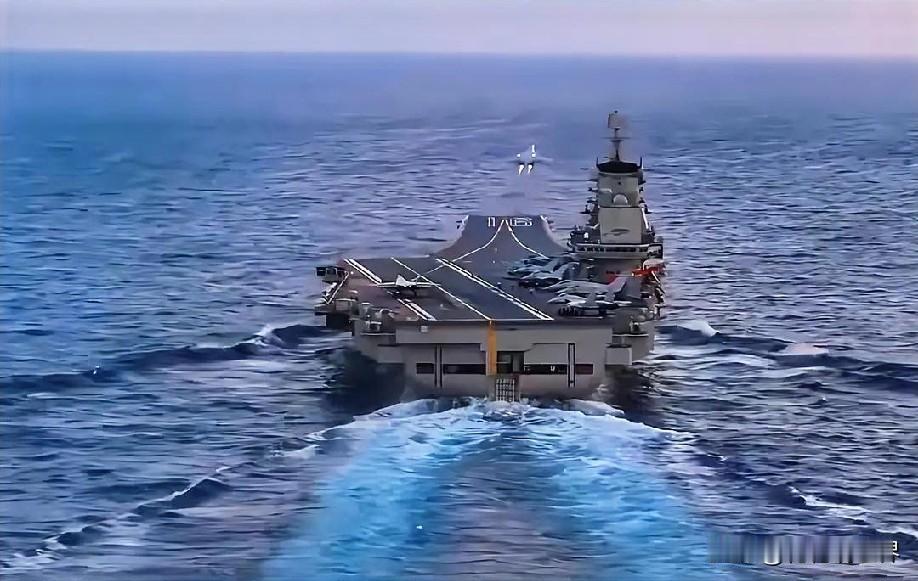 12月14日下午的最新消息速报，全都不容错过，第一条：中国辽宁舰西太演训震慑四方