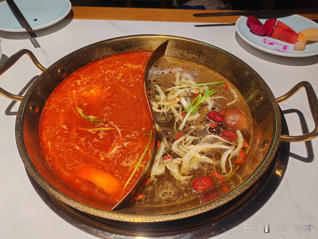 菜价又贵了起来，尤其带绿叶的青菜几乎都吃不起了。海南这么好的气候，整个海南岛就是