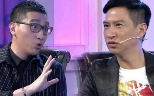 一次，主持人华少问张家辉：“听说你在香港只有一套房？我都有3套。”面对华少的炫耀