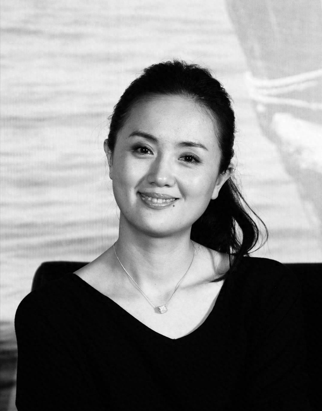 51岁朱媛媛骤然离世！留给女儿的“遗产”一句话，却藏着半生力量家人们，娱乐圈又