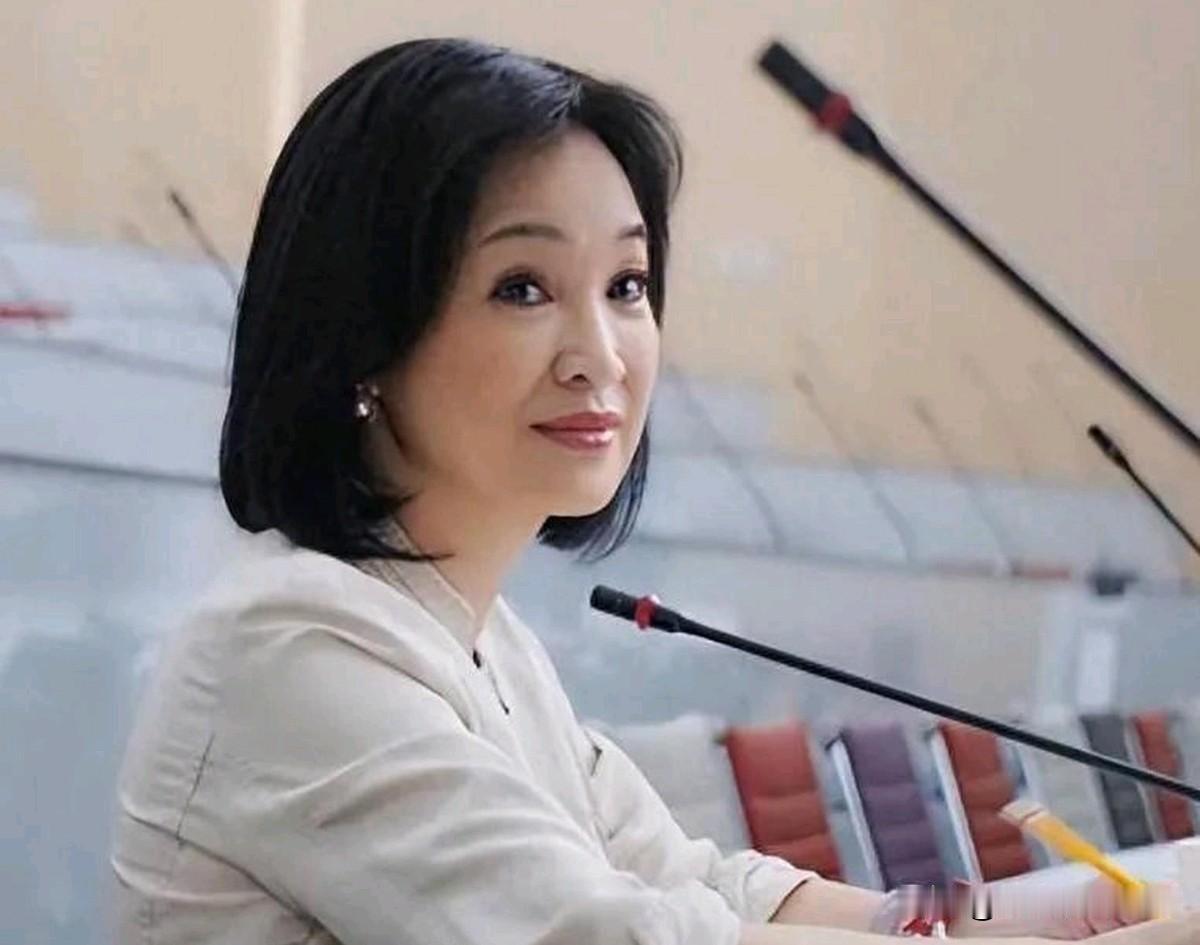 柯志恩出来表态了，不支持一中原则！6月13日，根据岛内媒体报道，民进党高雄市长参