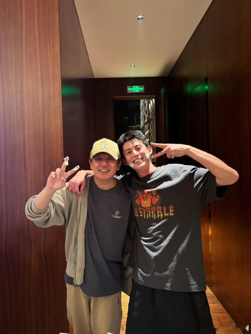 这个师徒组太有爱了黑夜告白