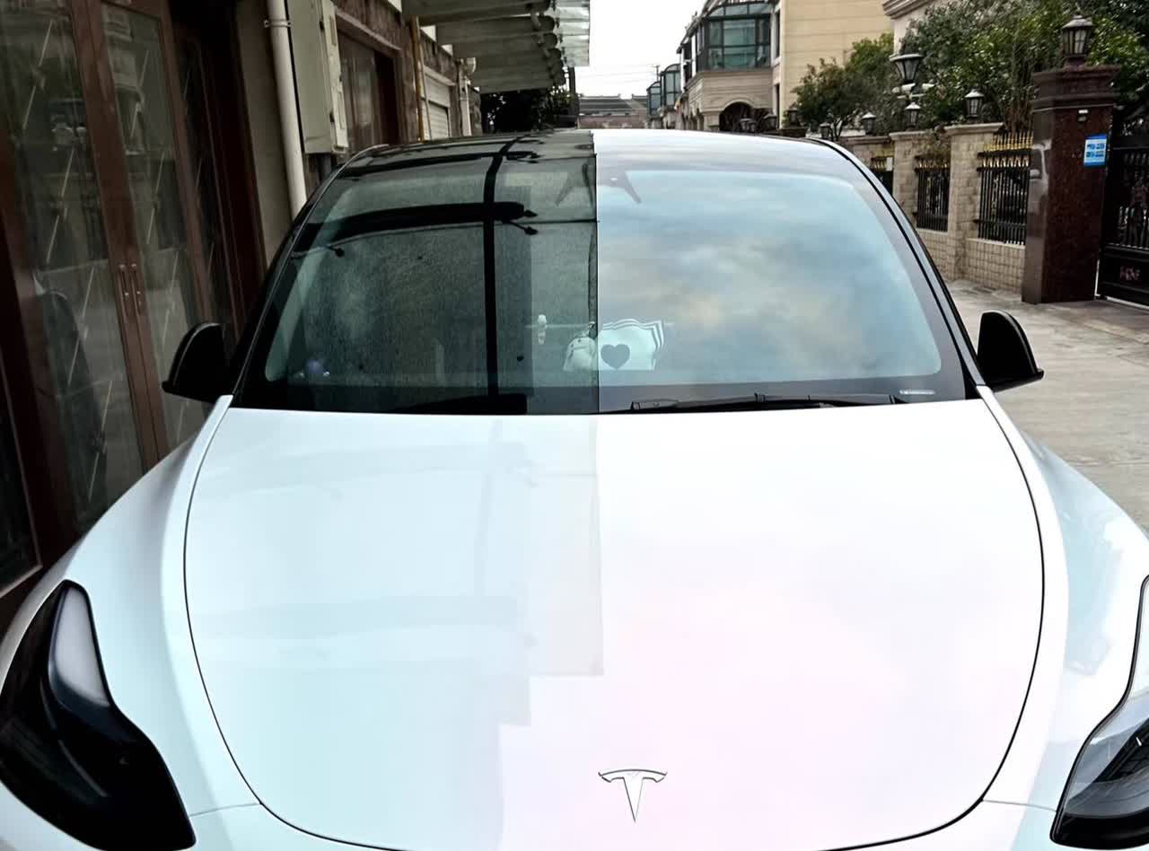 特斯拉modely新款出来以后老款在市场上就特别的畅销，特别二手的特斯拉，朋友