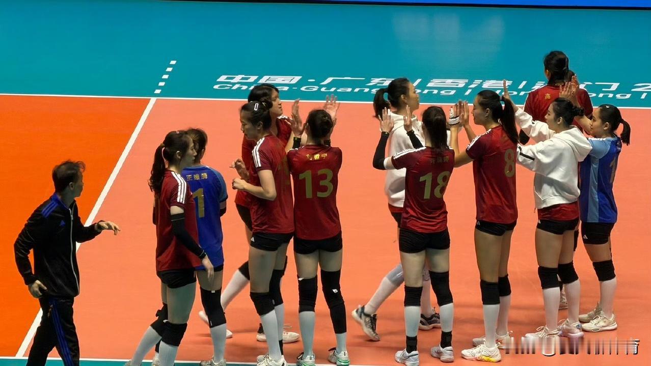 辽宁女排就是不争气啊！每次比分领先后，就不知道怎么打球了，打着打着就莫名其妙输球