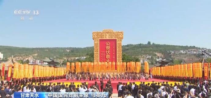 马英九现在都有政治觉悟了，会跟着我们大首长的脚步前进了。再跟紧一点，也许未来可以