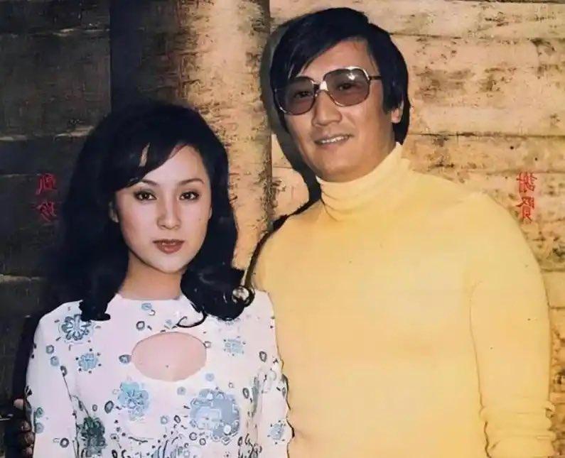 谢贤第一任妻子甄珍日前度过77岁生日，向挚友汪曼玲含泪感叹“人生就是一场空”。