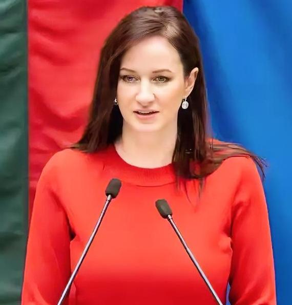 拜托！立陶宛这些政客能不能先内部统一一下意见再折腾？近日，立陶宛当局相关政客