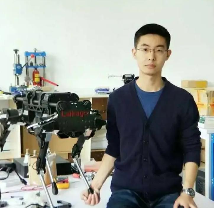 一觉醒来，浙江大学和上海大学都沉默了，当年王兴兴因英语差被浙大拒之门外，转而去了