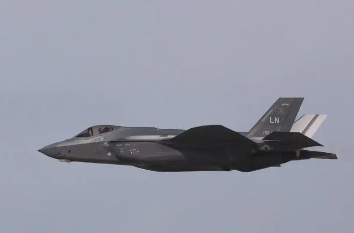 俄制导弹立大功！实战击落F-35，粉碎美隐身战机神话导弹找到！最近，美军那号