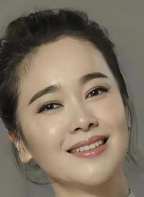 48岁的左小青，单身得理直气壮，有钱人活得通透洒脱不愿意凑合48岁的左小青，