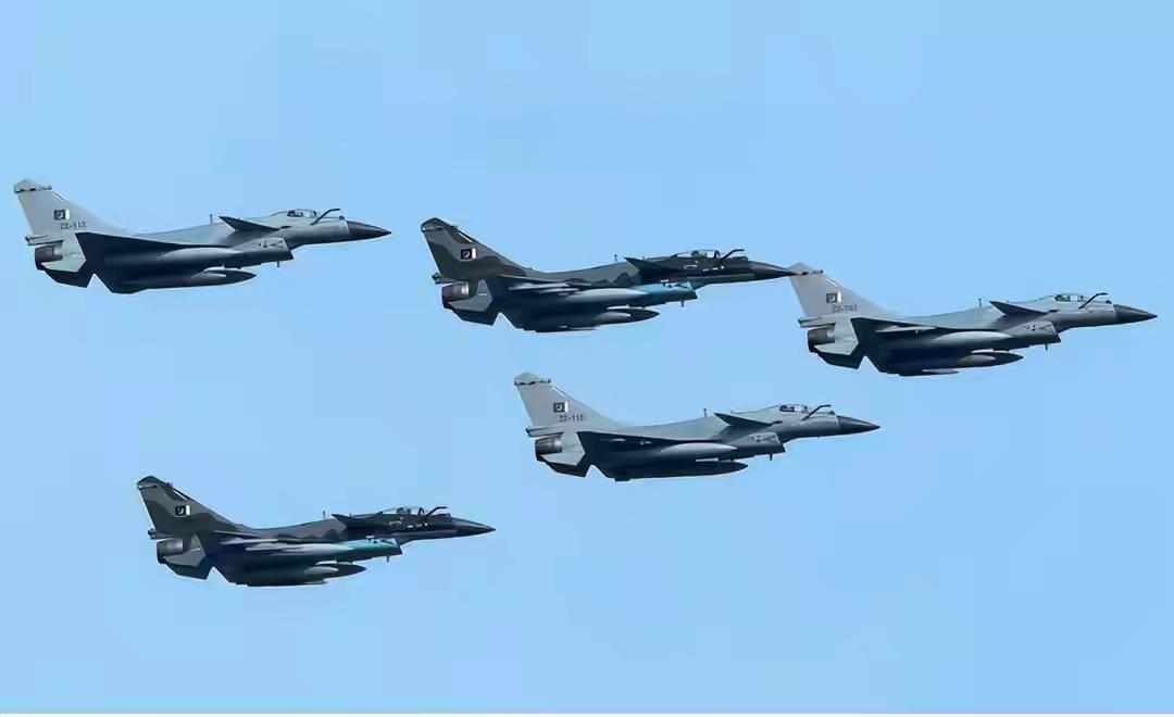 欧洲没料到！中国军购大单砸向欧洲，红旗-9+歼-10改写格局欧洲还在为俄乌