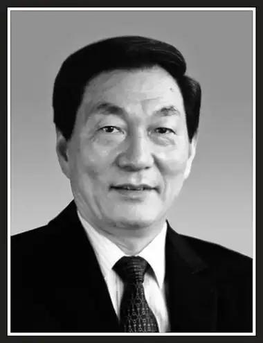 除了“入世”谈判，朱镕基同志还有一件“功在千秋”的事——创办清华大学经济管理学院