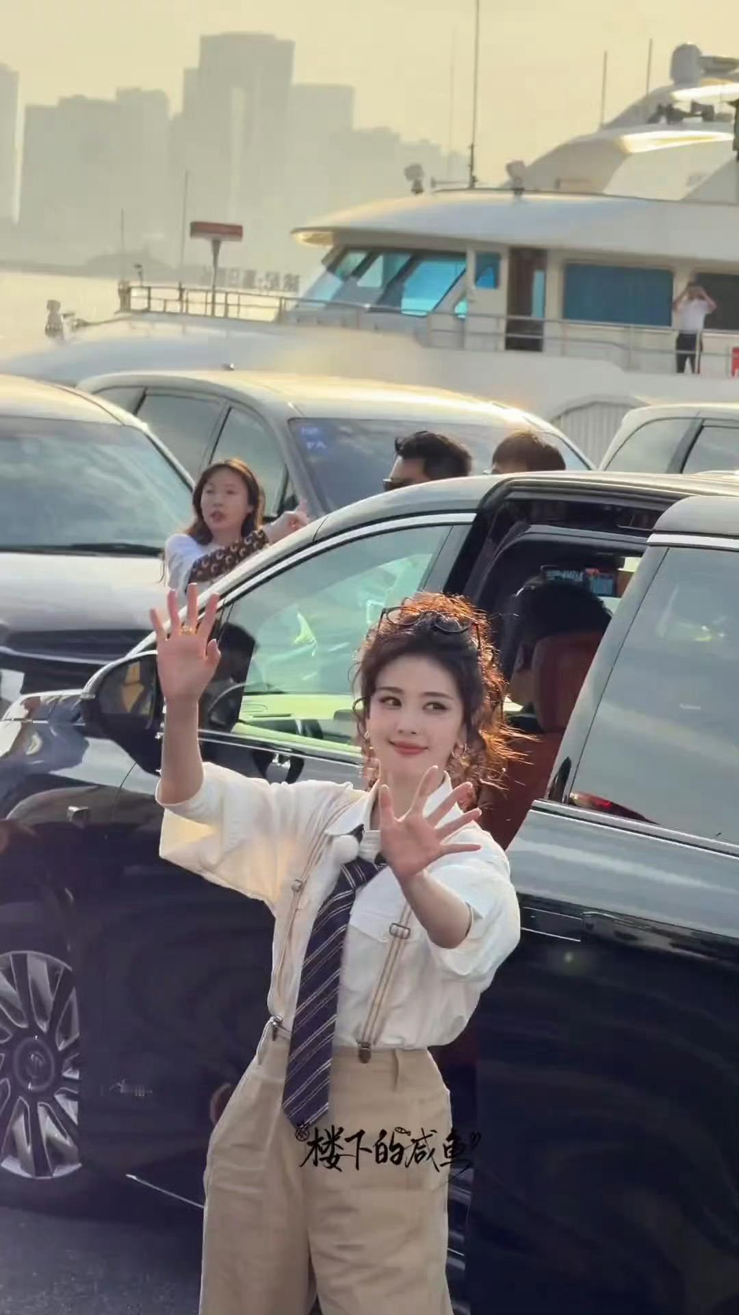 白鹿结束困得都在打哈欠白鹿小卷毛就维持了一会儿白鹿奔跑吧本次最后一次上班凌晨一