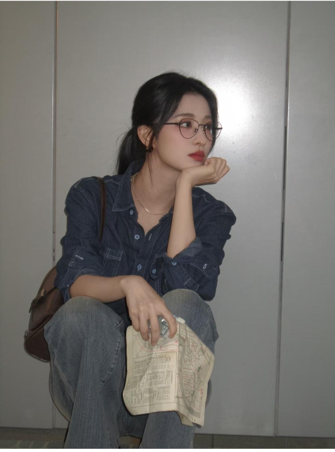 王楚然，这么普通的牛仔褂，穿出了仙仙的感觉。