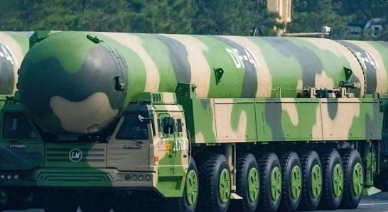 若击沉一艘美国航母，需要多少枚东风导弹？不夸张的说，就是美国11艘航母一起上，也