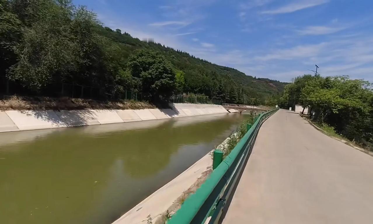 今天突然想起五十年前四月底的那一天。我在很偏僻的宝鸡新街镇双白羊村跟着父亲劳动改