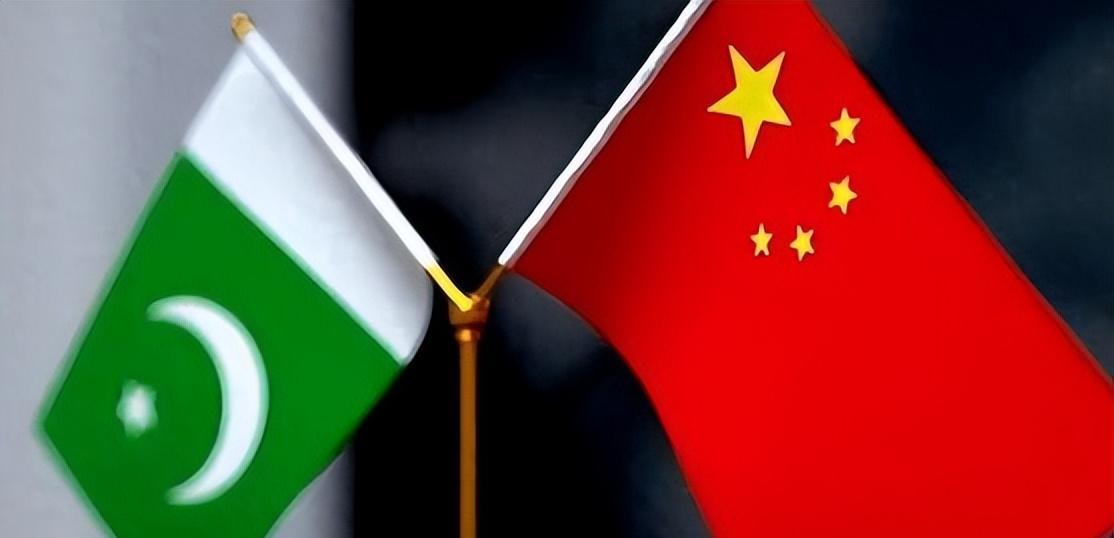巴基斯坦国际威望大涨不忘本，他们明白这一切都是中国给的。 巴基斯坦总统亲笔