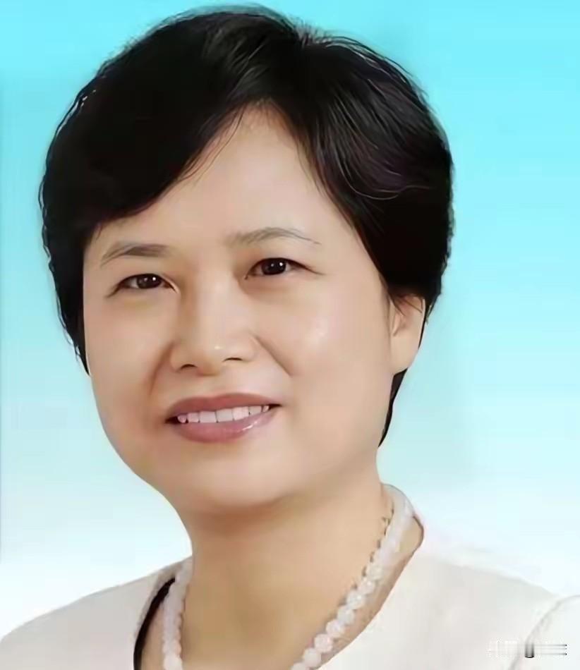 杜玲下马了，在深圳官场上引起很大的反响。按照时间来计算的话，在深圳市里面已经