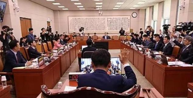 韩国会提大法官独检案！就在14日，韩国国会法制司法委员会召开全体会议，把一项涉大