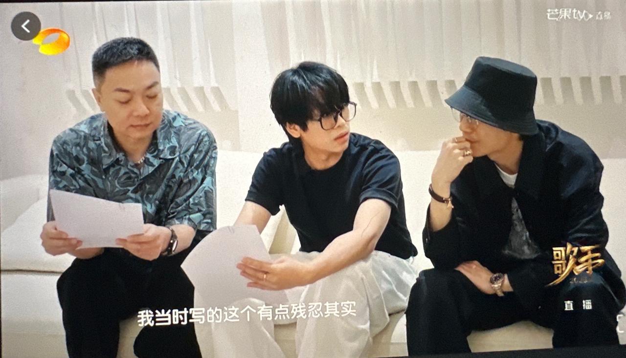 陈楚生圆了门尼的歌手梦。生哥终于来了！小提琴一响绝了。他娓娓道来，他轻声呢