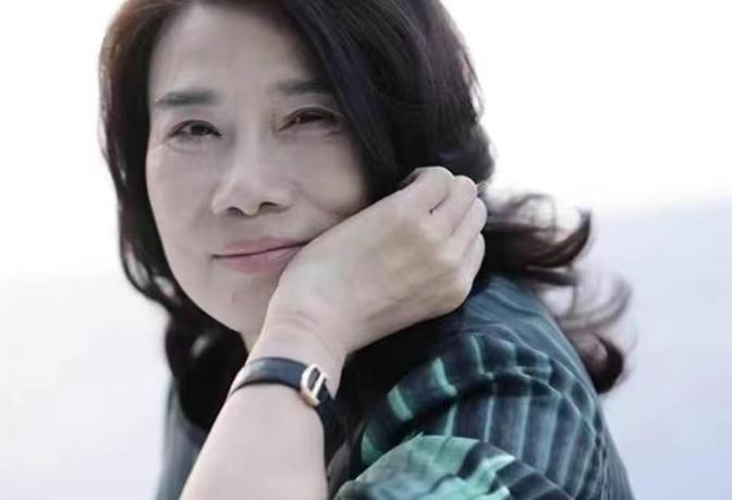 2015年，魏银仓用手段把董明珠耍得团团转，并成功骗取26亿，之后又麻利地逃往美